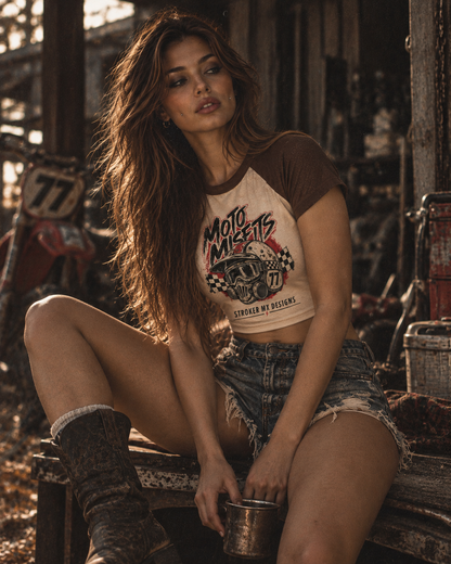 MOTO MISFITS — HELMET 77 | Women's Cropped Raglan Tee